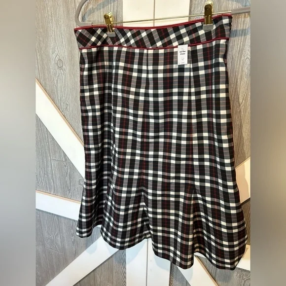 Bag148. Sz 6, length 25, black red and white plaid skirt - Picture 1 of 3